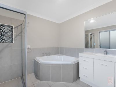 26 Waterside Drive, Woongarrah