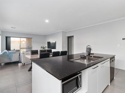 62 Lockhart Crescent, South Guildford