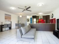 32-42 Beach Parade, Surfers Paradise