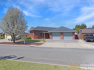 15 Fisher Square, Horsham