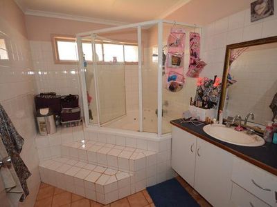 16 Selman Avenue, Newman