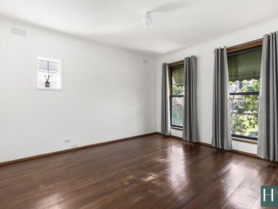 33 Churchill Avenue, Tullamarine