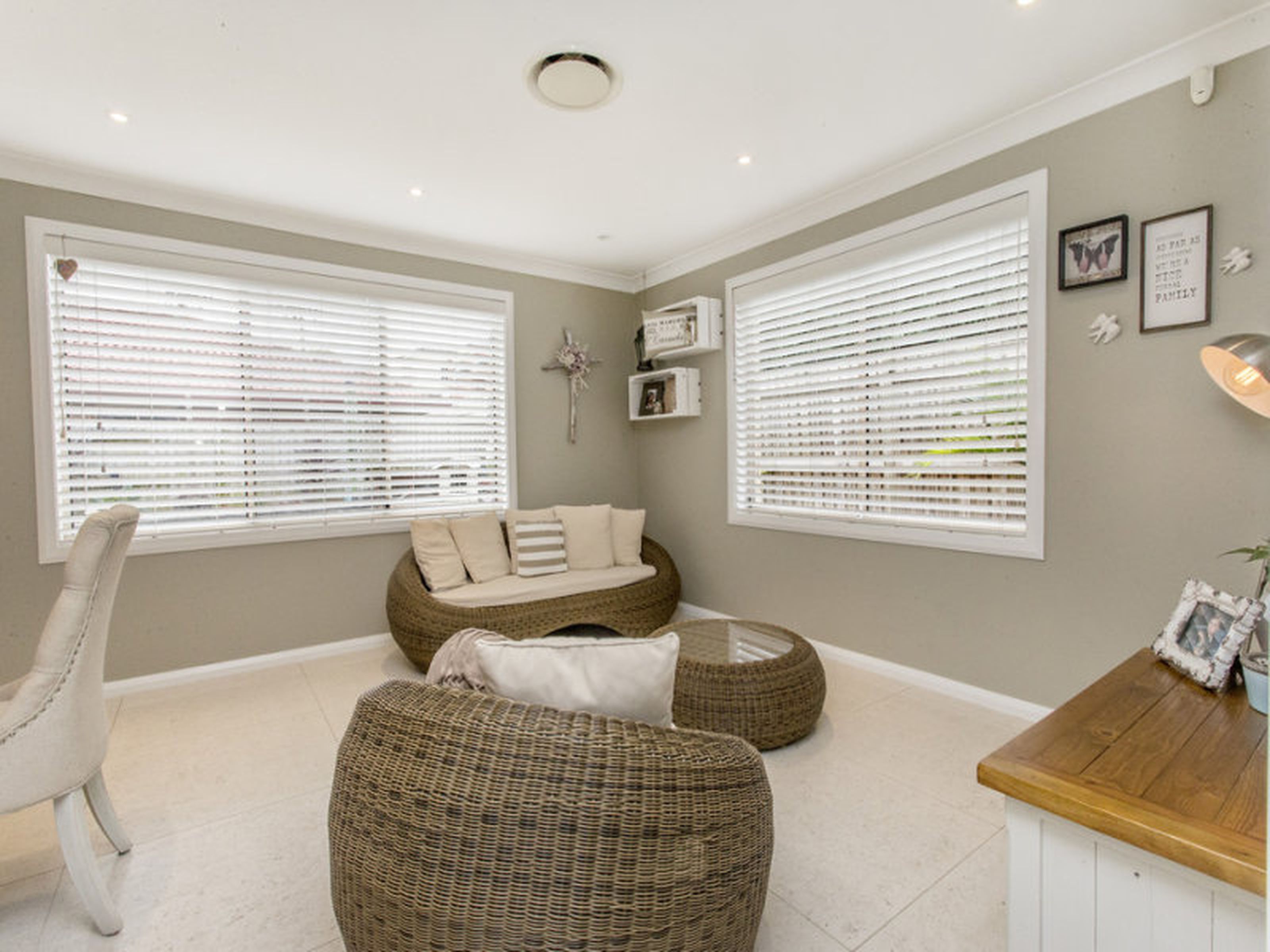 5 Woburn Place, GLENMORE PARK