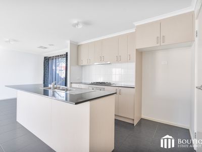 2 / 8 Gayle Court, Clayton South