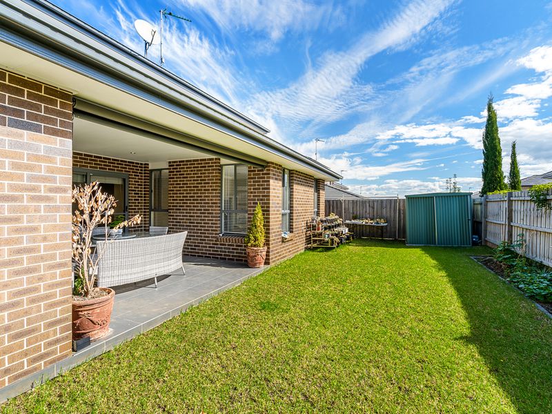 90 Fairfax Street, The Ponds
