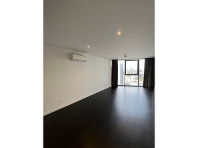 3205 / 250 City Road, Southbank