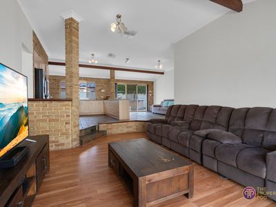 33 Redheart Drive, Thornlie