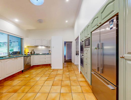 Elevated Privacy & Lifestyle on 2.5 Acres - Tinbeerwah's Hidden Gem image 12
