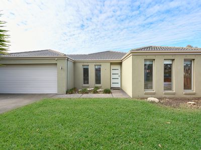 4 Rocky Street, Cranbourne East