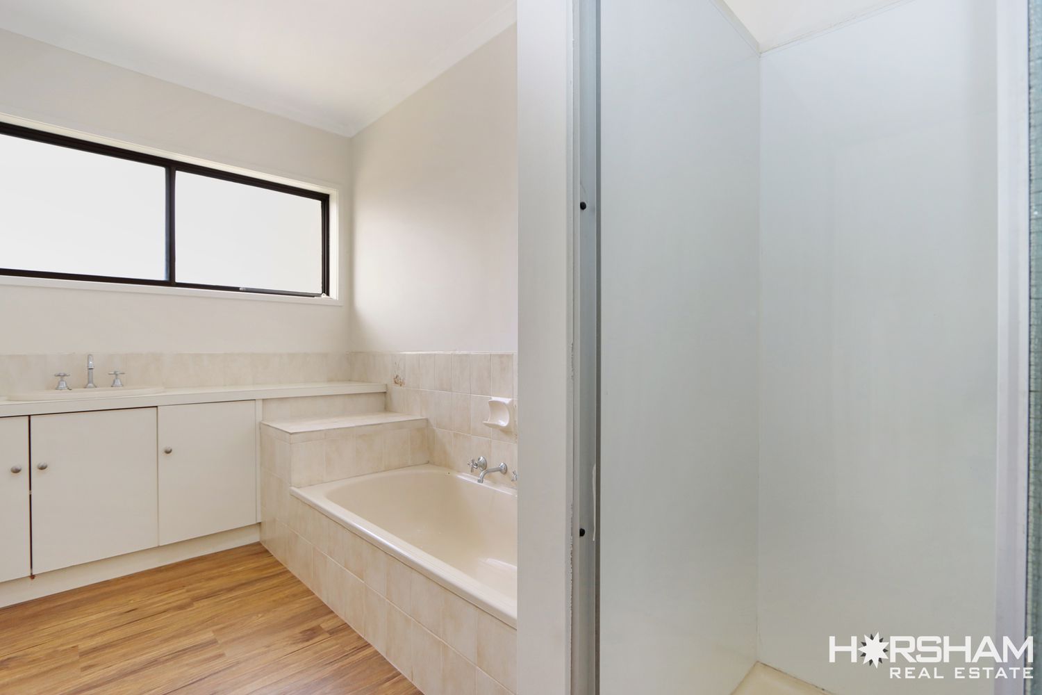 1 / 9 Young Street, Horsham