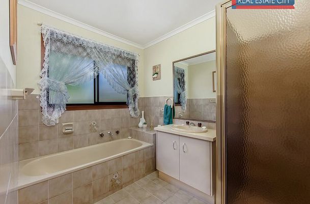 6 Perron Close, Craigieburn