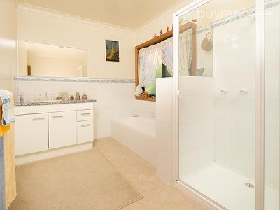 5 COOPER STREET, Mount Beauty