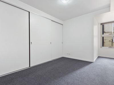 15 / 100 Queensberry Street, Carlton