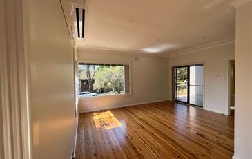 12 & 12A Fourth Avenue, Loftus