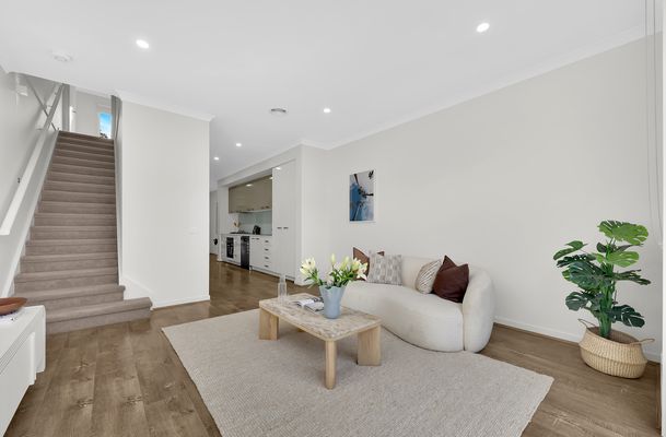 6 Ely Walk, Craigieburn