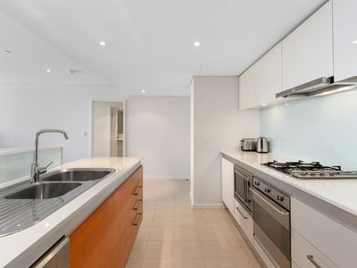 902 / 2 Oldfield Street, Burswood