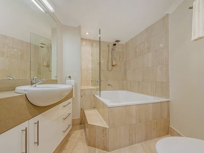 2 Ninetenth ave, Palm Beach