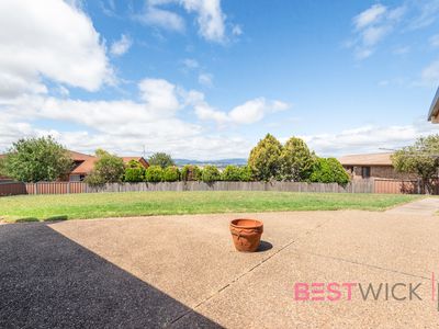 12 Bean Place, Llanarth