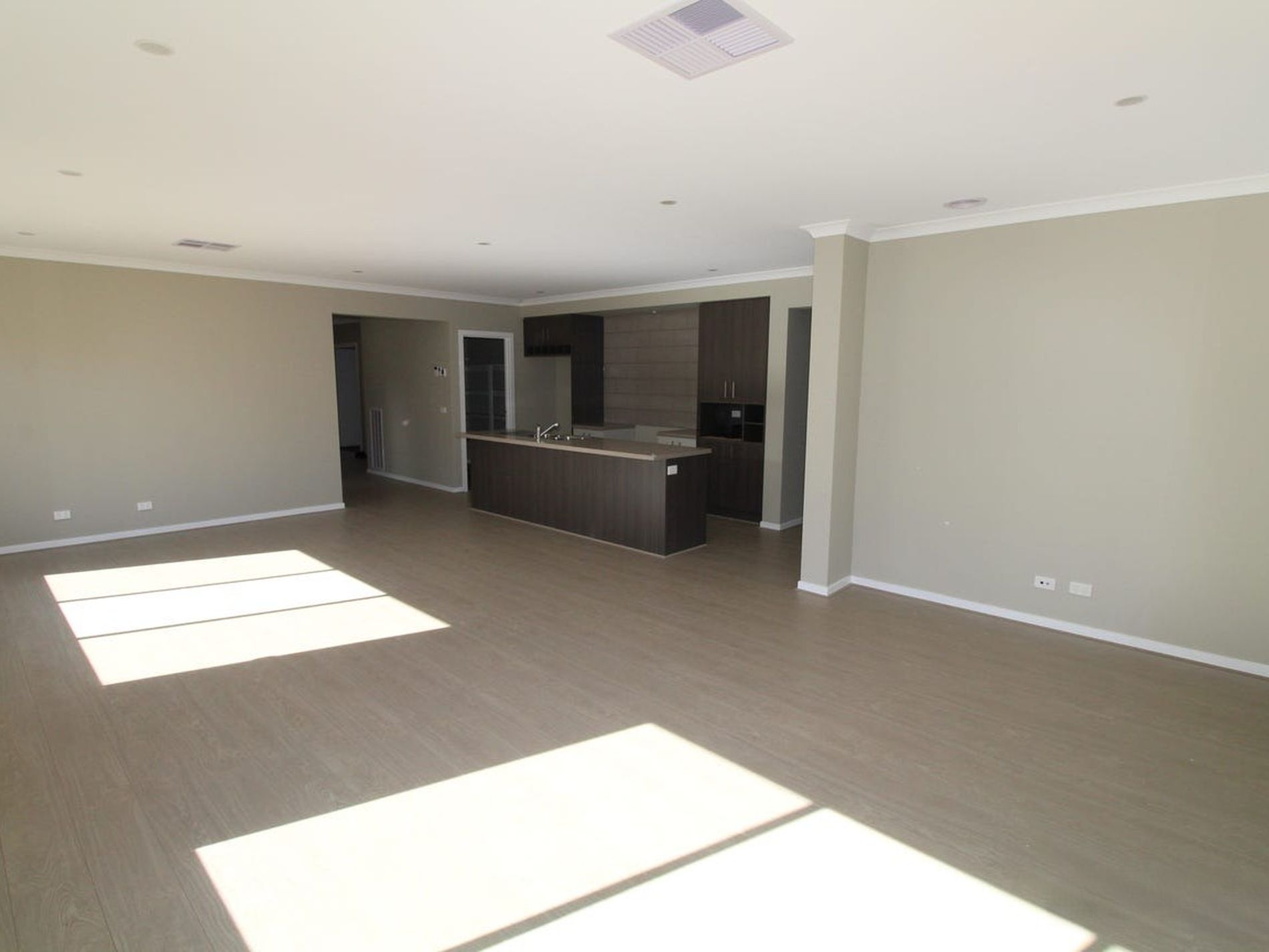 11 Honeycomb Avenue, Manor Lakes