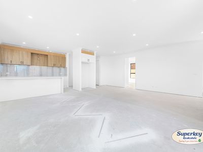 6 Palmdale Crescent, Mambourin