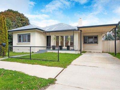 327 MACAULEY STREET, Albury