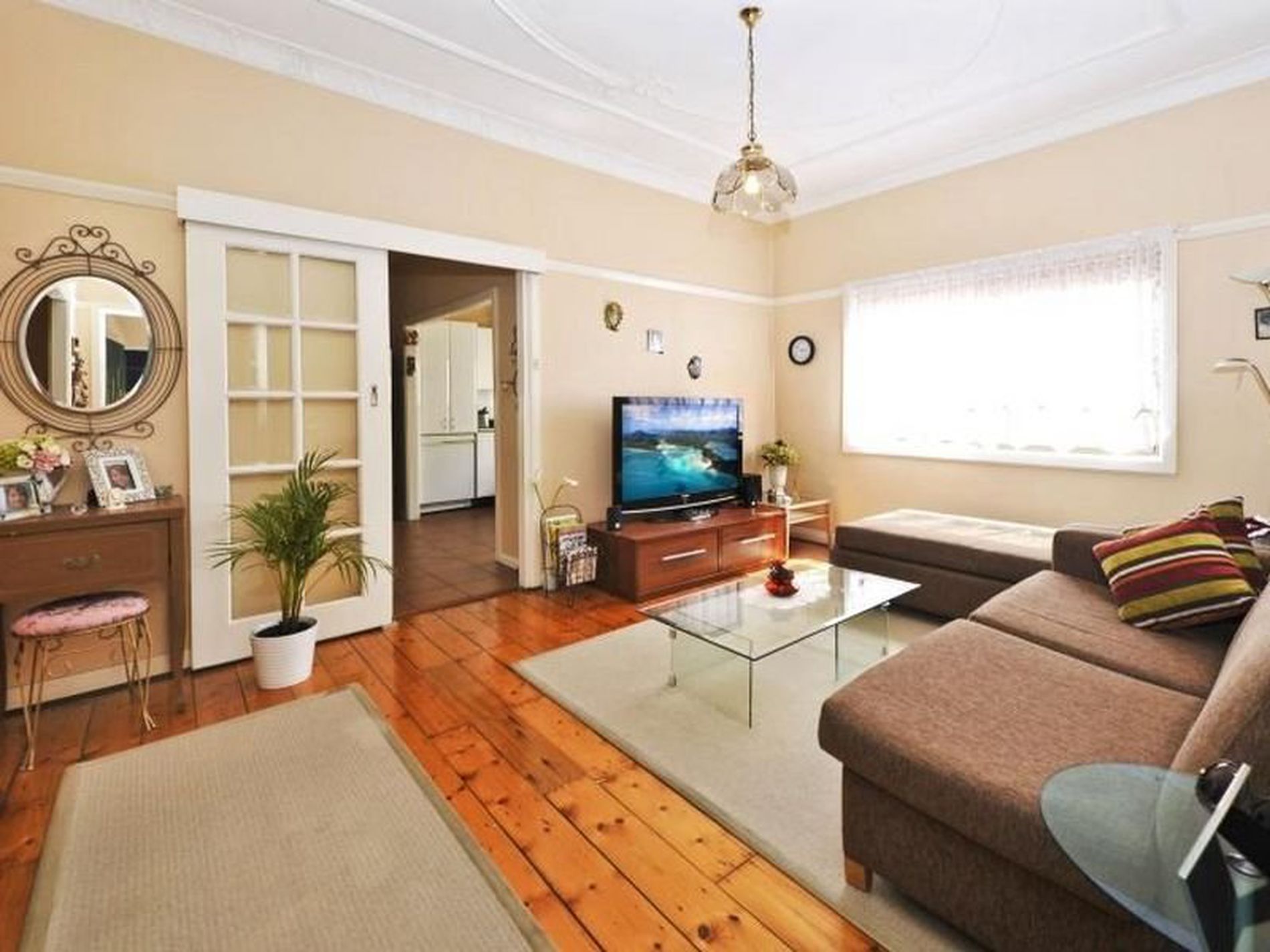 45 Universal Street, Eastlakes