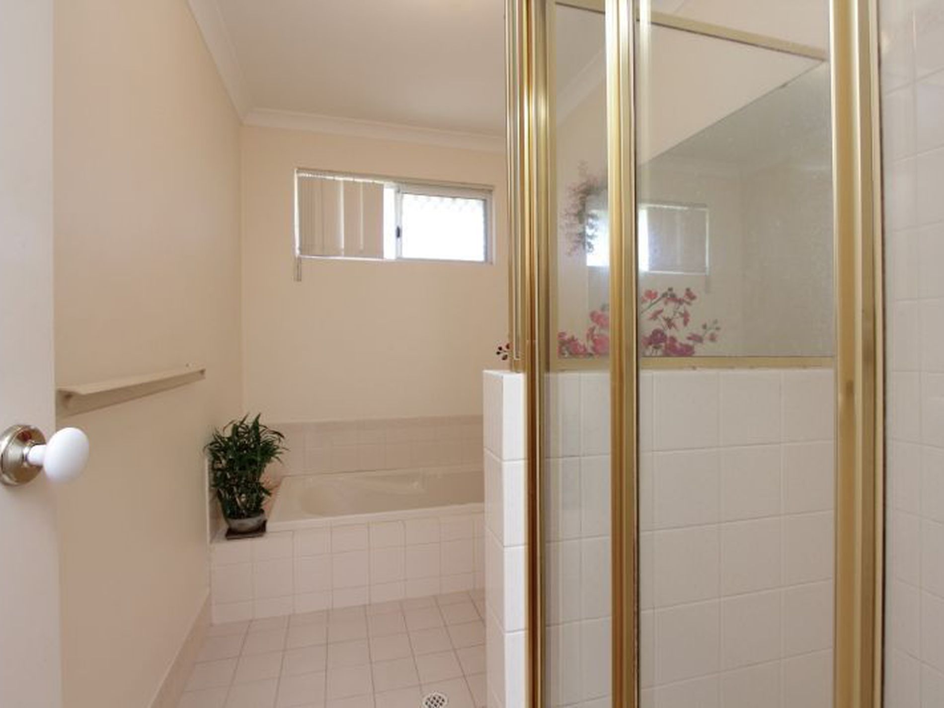 2 Klein Court, Winthrop