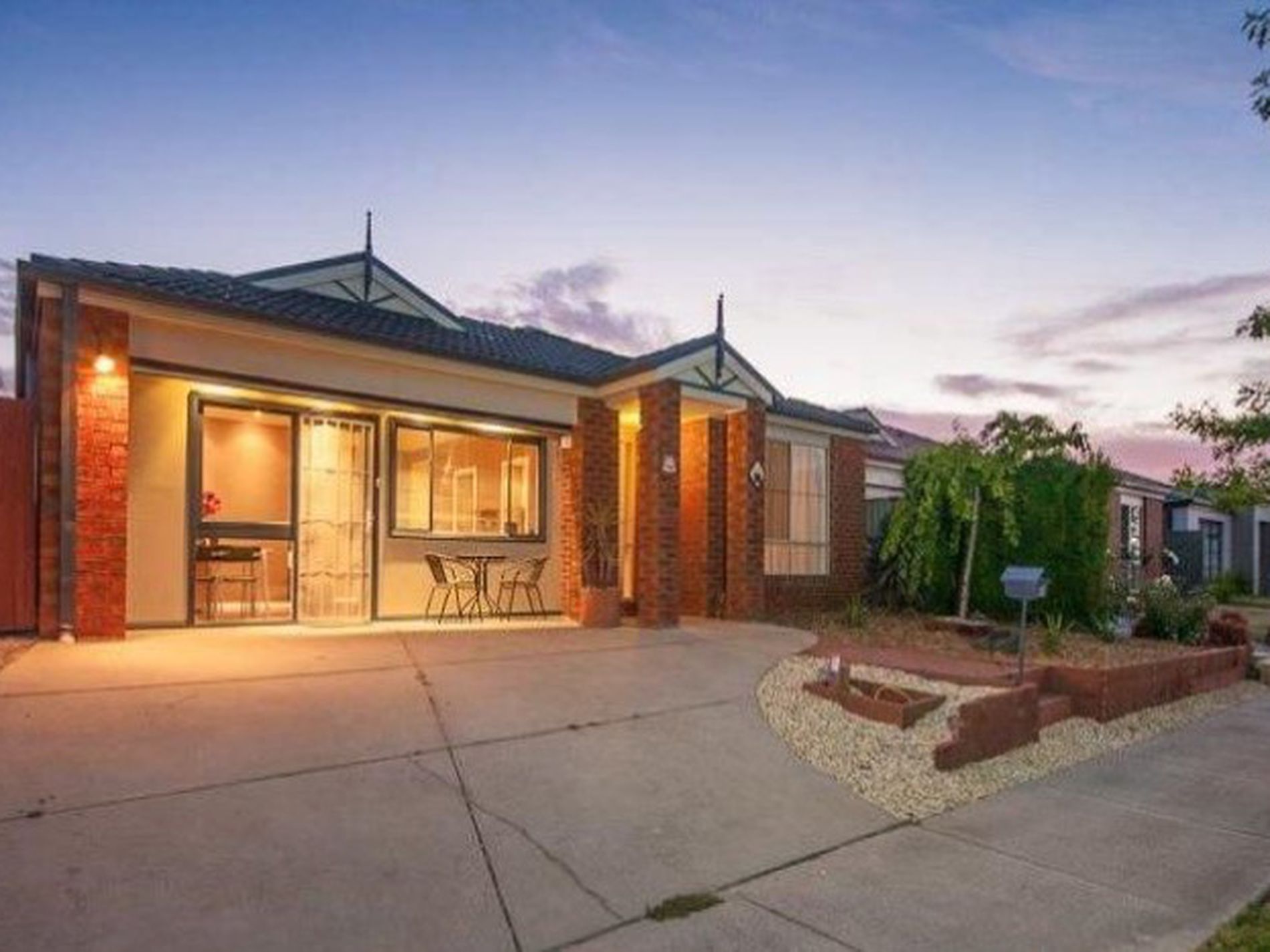35 Bradford Drive, Cranbourne East