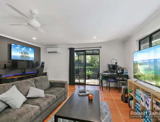 UNIQUE DUAL LIVING AT ITS BEST image 29