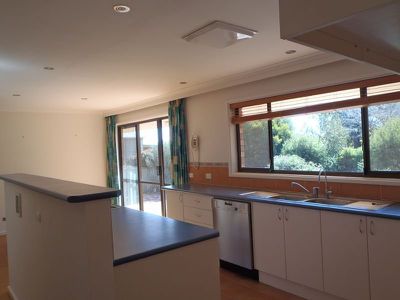 7 Barracks Close, Dubbo