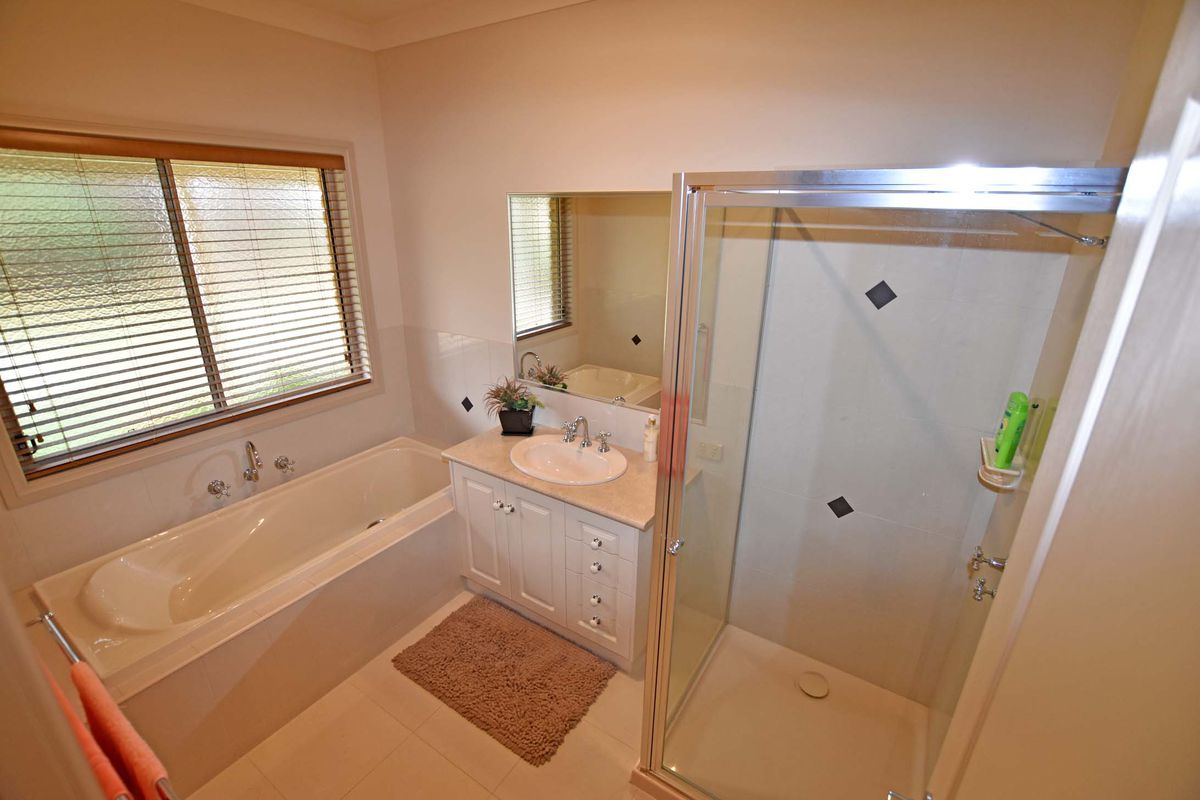 5 Gardadale Drive, Kyabram