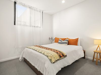 2 / 1368 Botany Road, Botany