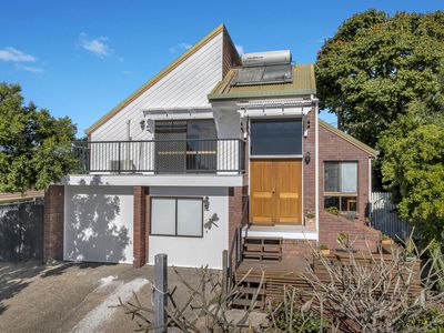 12 Athos Street, Riverhills