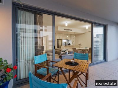 13  /  11 Bennett Street, East Perth
