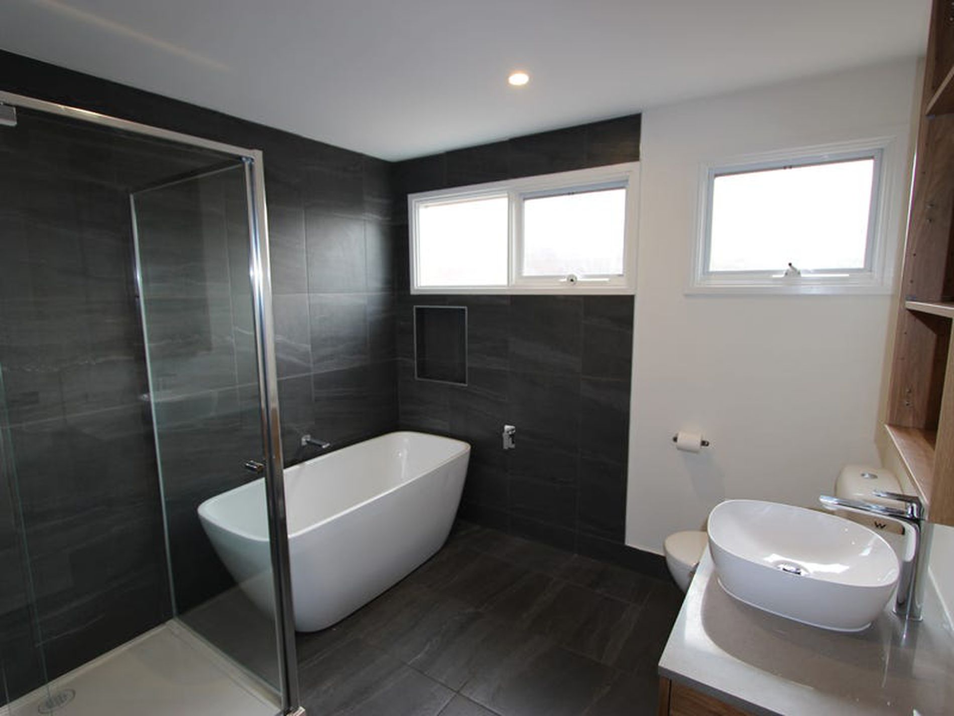 2 / 38 Wandana Drive, Wandana Heights