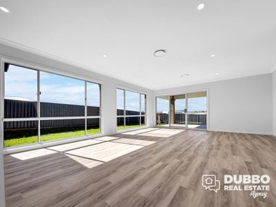 66 Cove Circuit, Dubbo