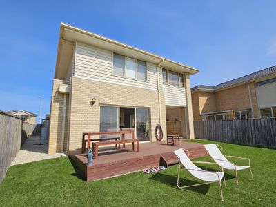 209 Sanctuary Lakes South Boulevard, Point Cook