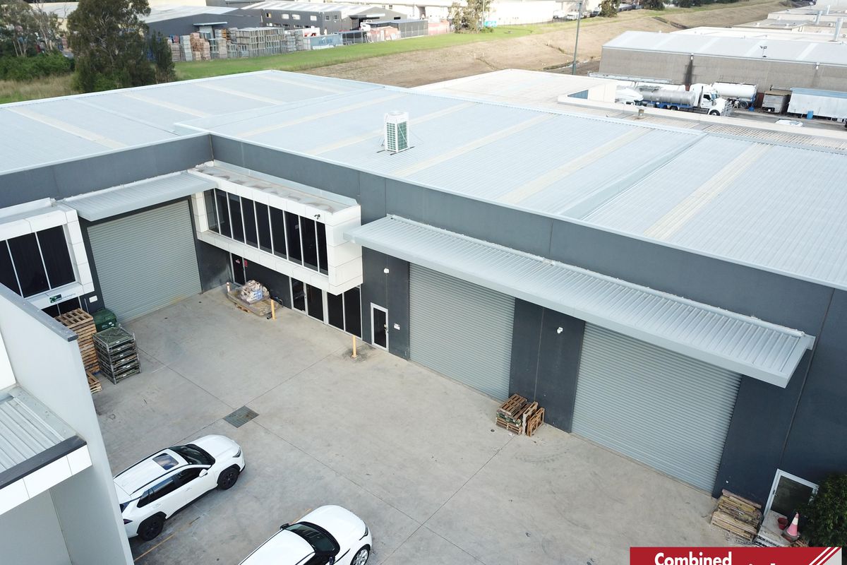 2 / 22 Saggart Field Road, Minto