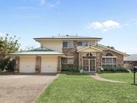 19 Silverdell Crescent, Parkinson