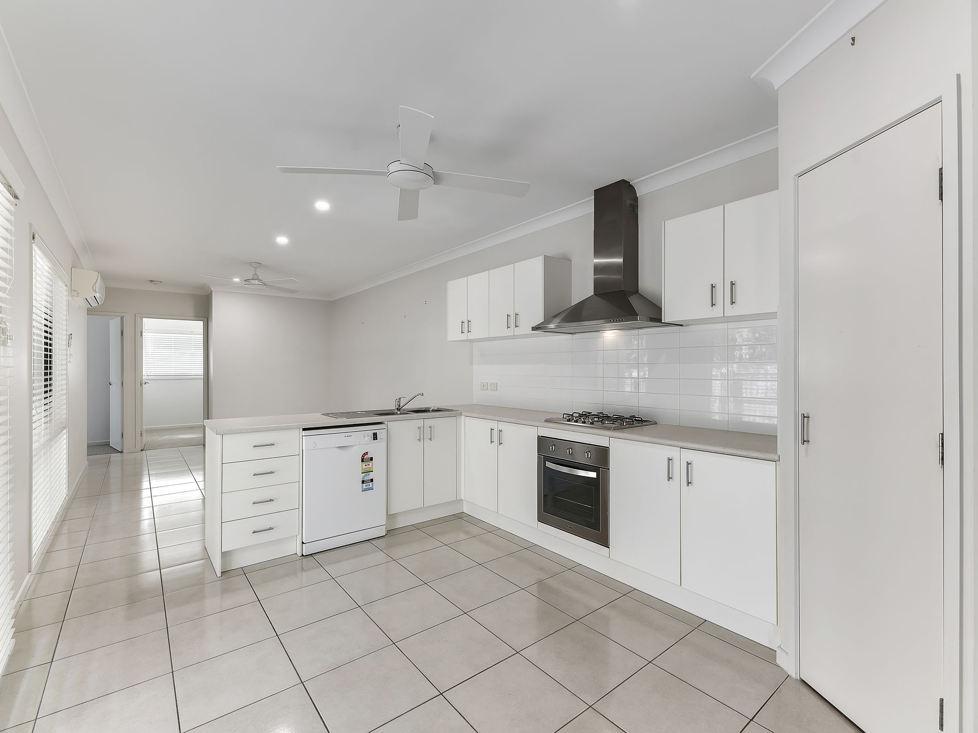 6B Homeland Crescent, Warner