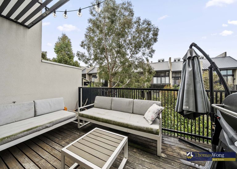 76 Central Park Walk, Cheltenham