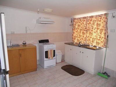 2 Bishop Place, Blackfellows Caves