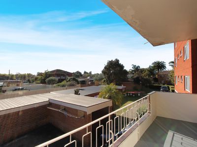2 / 2 Fraters Avenue, Sans Souci