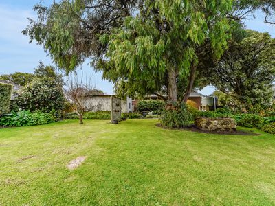 17 Adams Street, Donovans