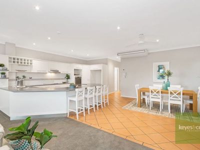 2 / 4 Stanton Terrace, Townsville City