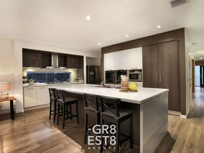 24 ZEUS AVENUE, Cranbourne West