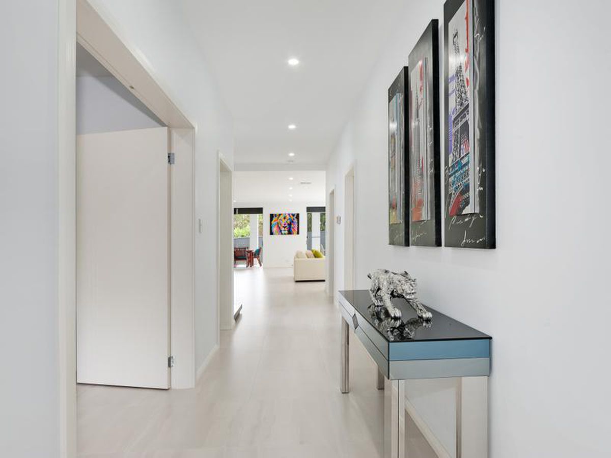 2 Hordern Ave, Putney