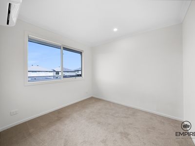 8 Pamir Circuit, Clyde North