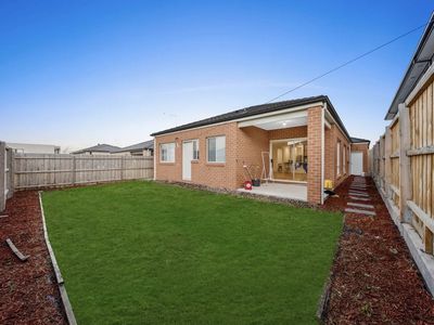 8 Guling Rise, Clyde North