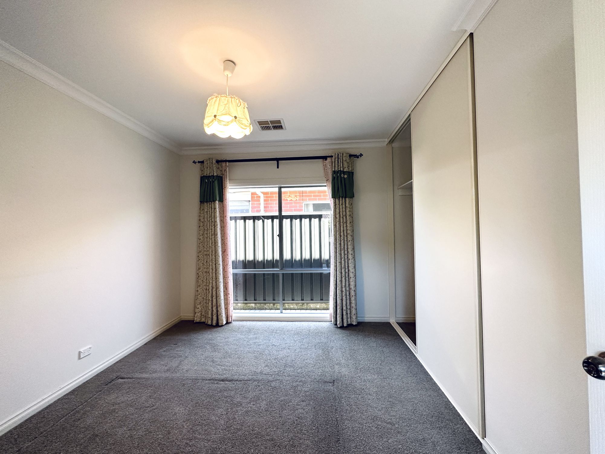 6 Davis Court, Glynde